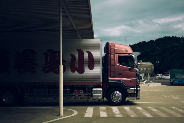 Heavy goods vehicles (HGV) drivers transport products between distributors, suppliers, and customers. They play an integral part in the supply chain, helping to keep the country stocked up by transporting goods easily and safely from one location to another.